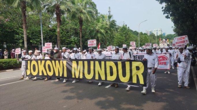 Massa 411 Demo Tuntut Jokowi Mundur, Habib Ini Ngaku Malu, Presiden Malah di Mojokerto  