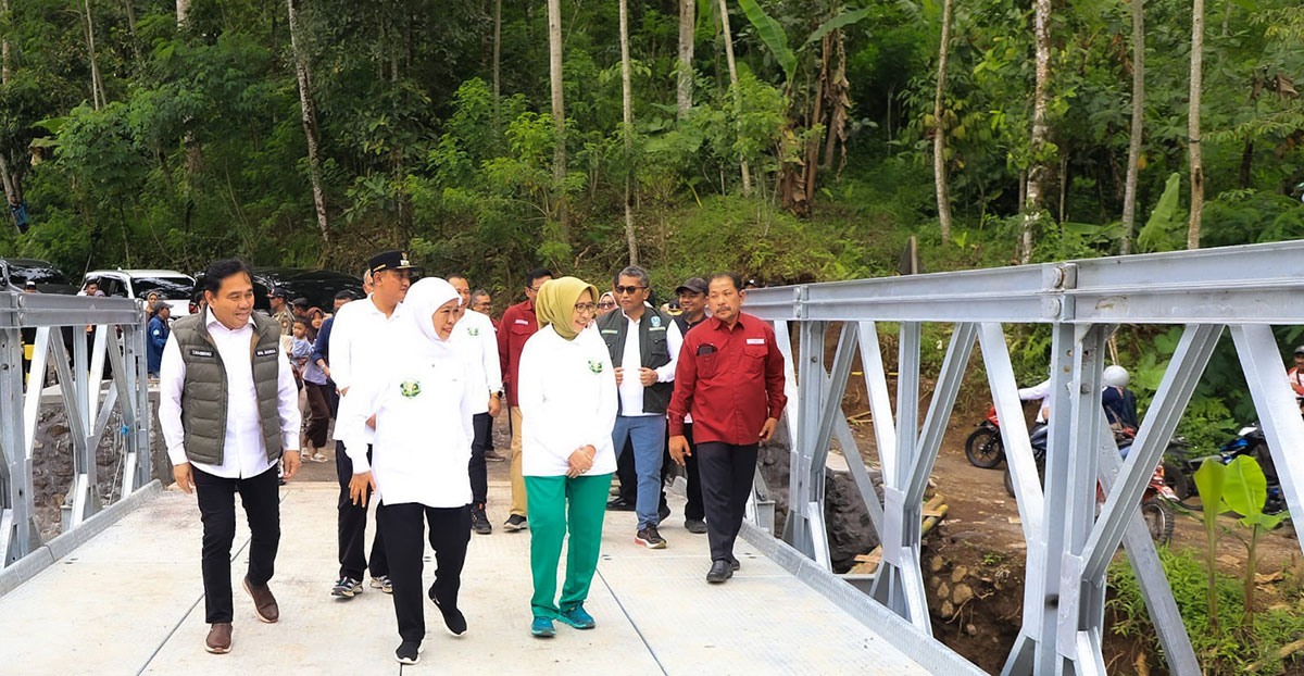 Gubernur Khofifah Pastikan Jembatan Curah Maling dan Curah Kebo Rampung Akhir 2025
