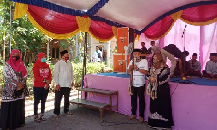 Cabup Sugiri Sancoko-Lisdyarita saat hadiri Hari Santri Nasional dan Maulid Nabi.