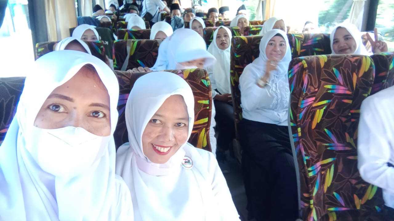 Puluhan Ribu Warga NU Jatim Hadiri Deklarasi 'Mahfud Guru Bangsa' di Jatim Expo Surabaya