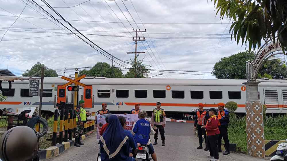 PT KAI Sampaikan Prihatin Atas Dua Kejadian Tertempernya OTK dan Motor, Tegaskan Rel Harus Steril