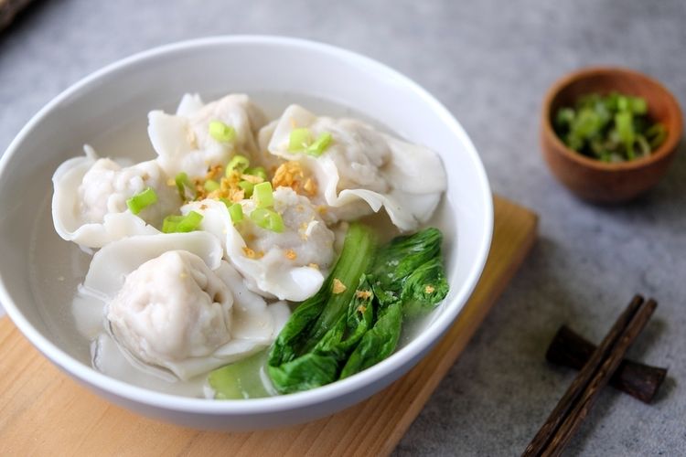 Resep Sup Pangsit Ayam Gurih dan Lezat