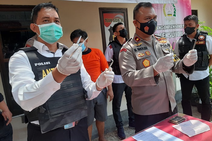 Kapolsek Sukolilo saat menggelar press release.