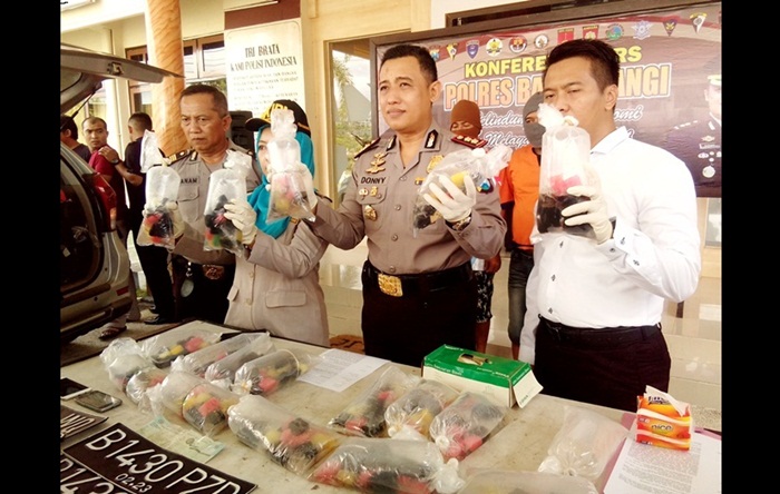 Satreskrim Polres Banyuwangi Ungkap Kasus Penjualan Bayi Lobster