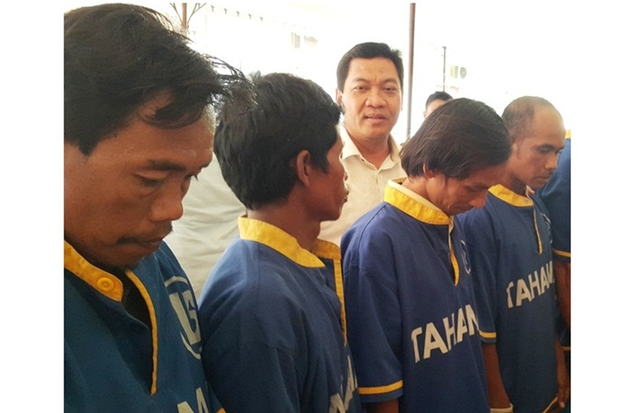 Empat pelaku judi saat dirilis Polres Pasuruan.