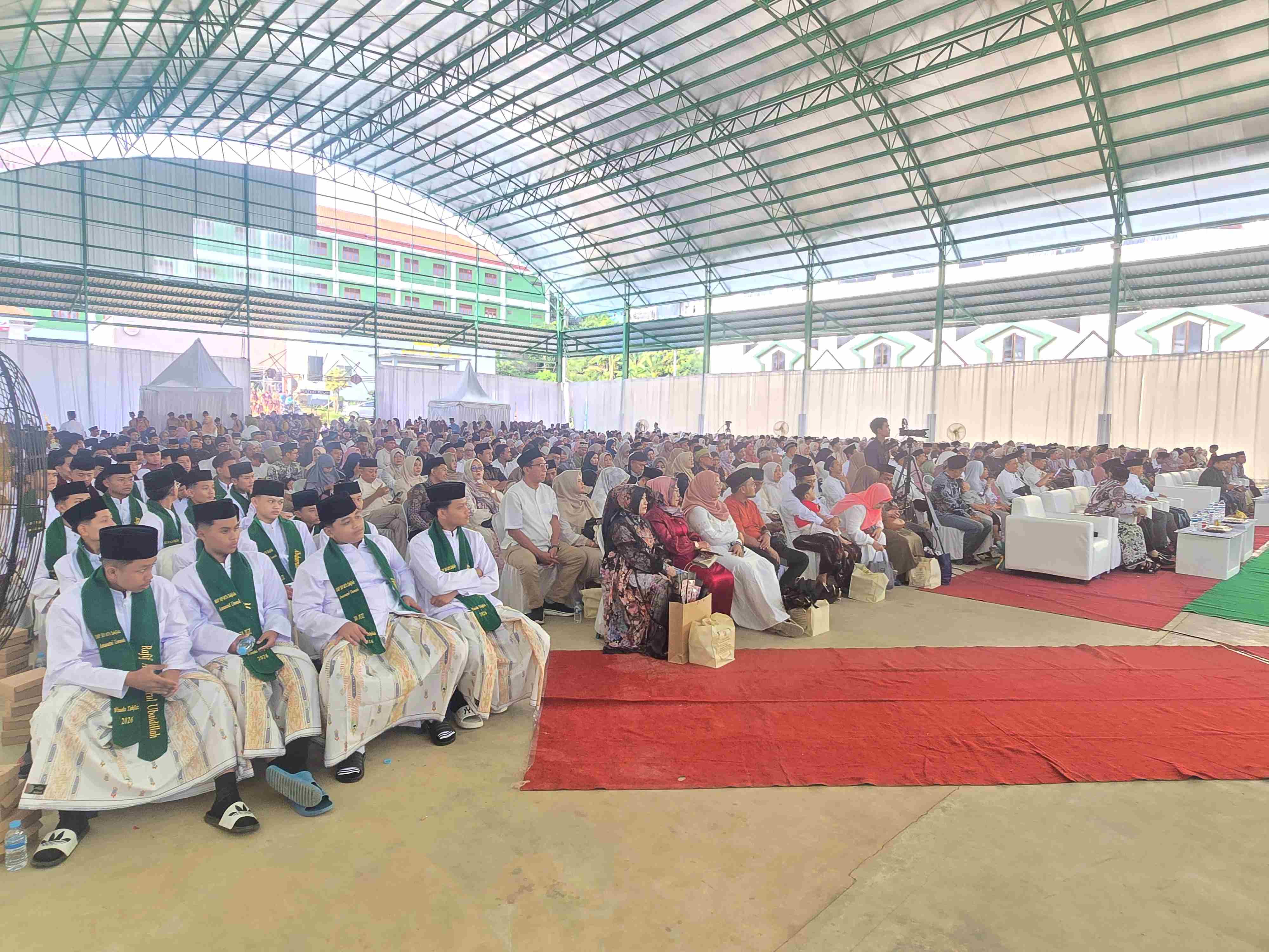 Wisuda 264 Santri Penghafal Quran, 45 Siswa-Siswi MTs dan SMP BP Amanatul Ummah Hafal 30 Juz