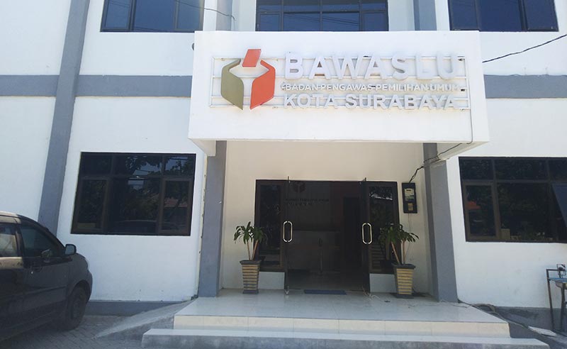 Kantor Bawaslu Kota Surabaya. foto: NANANG F/ BANGSAONLINE
