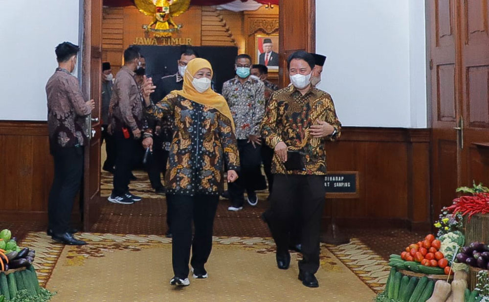 Khofifah Siap Fasilitasi Vaksin Dosis Kedua dan Vaksin Booster Bagi CJH Asal Jatim