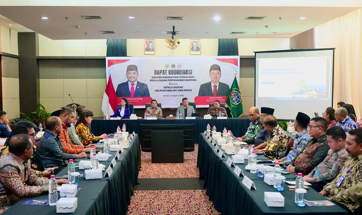 Menteri ATR/BPN saat mengikuti rapat koordinasi dengan pemerintah daerah di Maluku Utara.