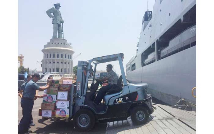 KRI Surabaya-591 Siap Berangkatkan Bahan Bantuan ke Palu