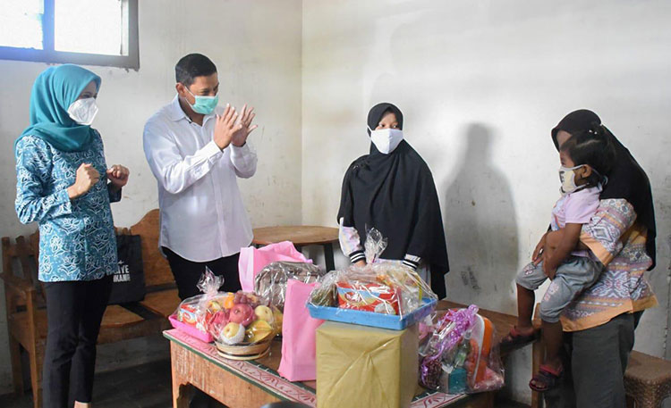 Ketua Tim Penggerak Pemberdayaan Kesejahteraan Keluarga (TP PKK) Kota Kediri Ferry Silviana Abu Bakar (kiri) dan Wali Kota Kediri Abdullah Abu Bakar. (foto: ist)