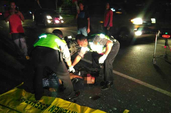 Korban saat dievakuasi oleh petugas