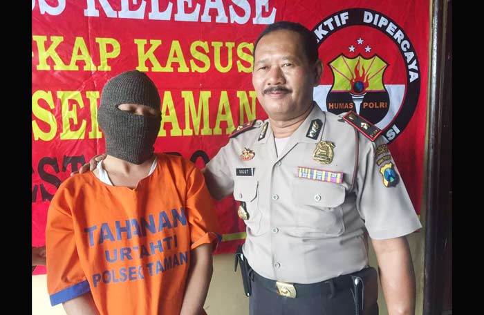 Geger saat dikeler Kapolsek Taman Kompol Sudjut di Mapolsek Taman, Minggu (10/12).