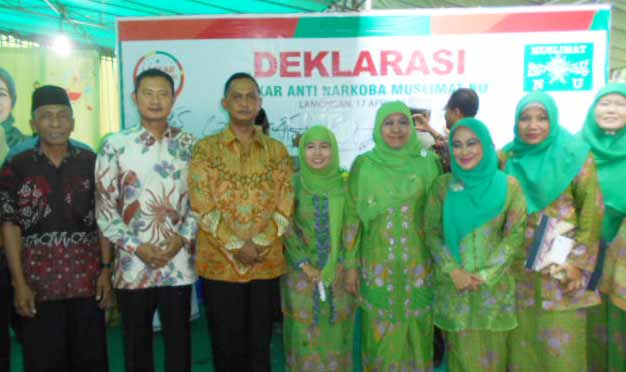 Peringati Harlah Muslimat NU ke 70 di Lamongan, Mensos Khofifah Deklarasikan Laskar Anti Narkoba