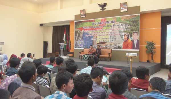 Dianggap Kampanye di Kampus, Risma Batal Hadir di Kuliah Umum UMS