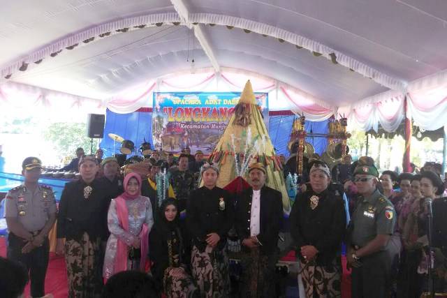 Adat Longkangan yang dihadiri Kasdim 0806/ Trenggalek Mayor Inf Misirin, Waka Polres Trenggalek Kompol Kuswara, Ketua PN Kabupaten Trenggalek Intel Kejaksaan Trenggalek M Taufik, Muspika Munjungan.