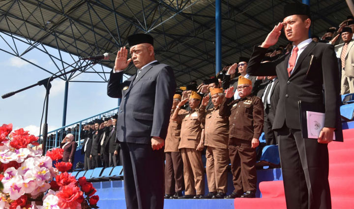 Bupati Malang Sanusi saat menjadi Inspektur Upacara peringatan Hari Pahlawan.