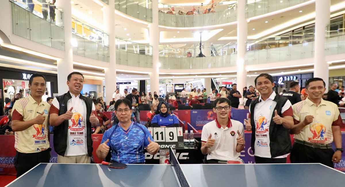 Menteri ATR/BPN saat membuka kejuaraan Tenis Meja Paralympic.