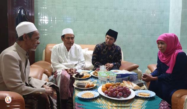 Gubernur Khofifah Menyebut Wafatnya Kiai Nawawi Duka Semua Umat Muslim Indonesia