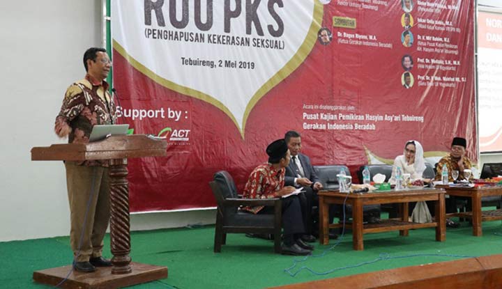 Bahas RUU PKS, Ponpes Tebuireng Jombang Undang Mahfud MD