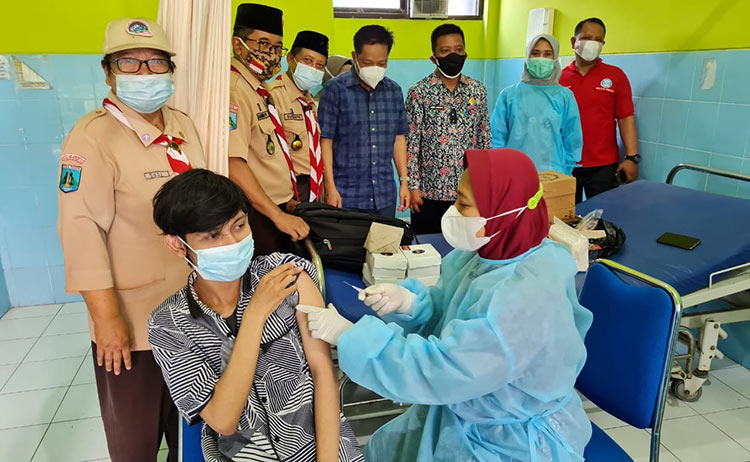 Persiapan PTM, Ratusan Anggota Pramuka Kota Mojokerto Divaksin