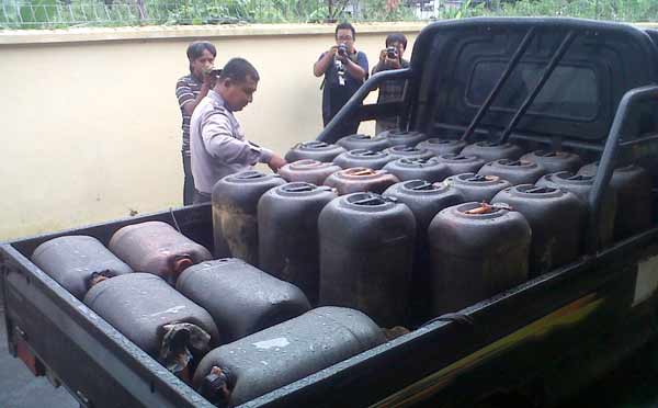 Dua Kades di Bojonegoro Dikecrek Polisi, Gunakan Solar Bersubsidi untuk Alat Berat