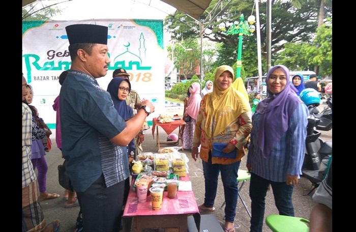 Plh Bupati Pamekasan Buka Bazar Takjil Arek Lancor