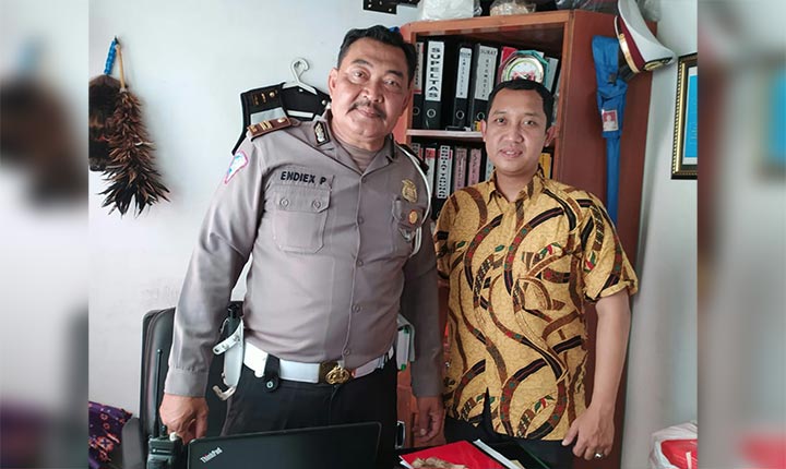 Iptu Endiex dan Ketua LBH Malang 9.III. Andi Rachmanto, S.H.