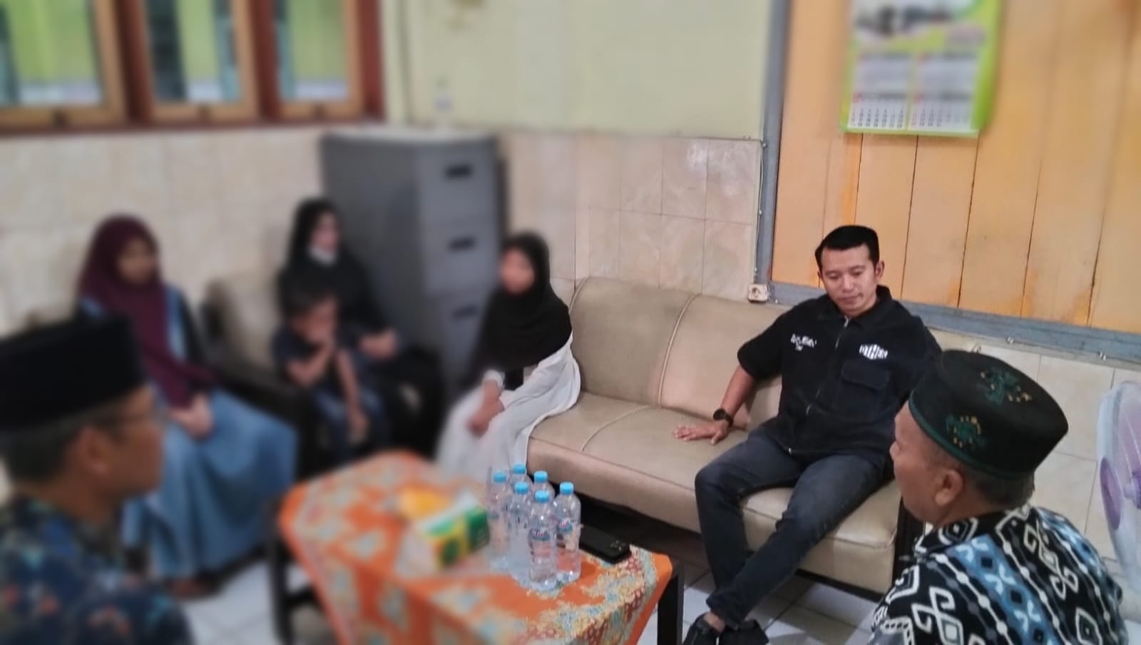 Anggota DPRD Jatim ini Bantu Dua Siswa MI di Sidoarjo Terancam Putus Sekolah