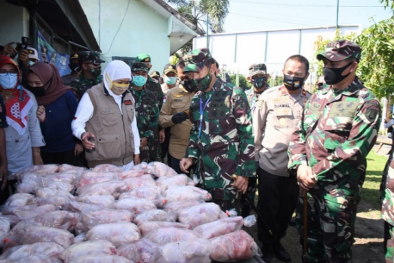 Makanan untuk Warga Terdampak Covid-19 di Gresik; Gubernur Pastikan Sudah Lewati Security Food