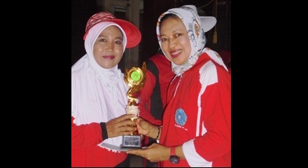 Kecamatan Ngawi Juara Senam Bugar Lansia