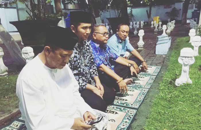 Diam-diam Emil Dardak Ziarah ke Makam Sunan Ampel
