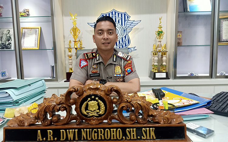 Kasat Lantas Polres Pasuruan, AKP. A. R. Dwi Nugroho, S.H., S.I.K. (foto: ANDY F/BANGSAONLINE).
