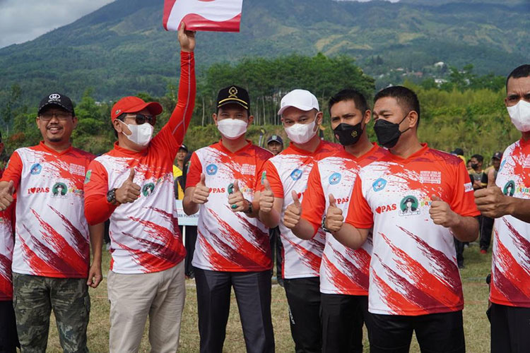 Kapolres Pasuruan AKBP Bayu Pratama Gubunagi saat foto bersama Forkopimda kab. Pasuruan.