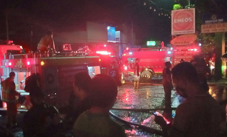 Toko Oli dan Ban di Madiun Terbakar, Begini Kronologinya