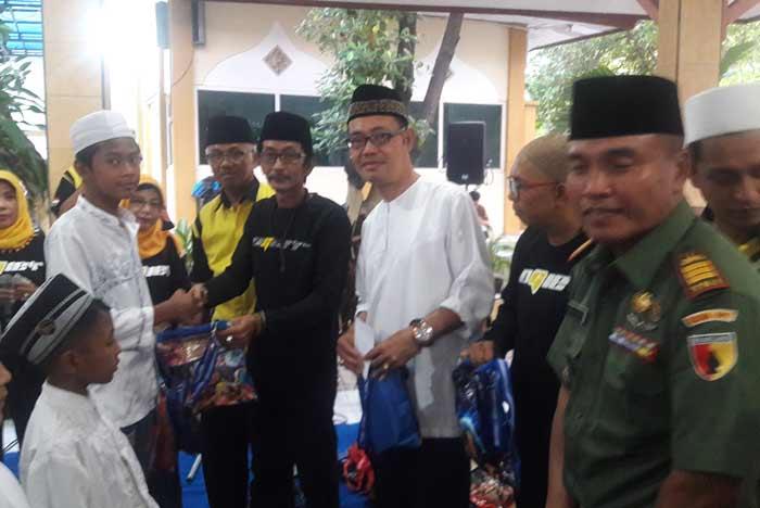 Muliakan Ramadhan, Ogie'r Gresik Santuni Ratusan Yatim