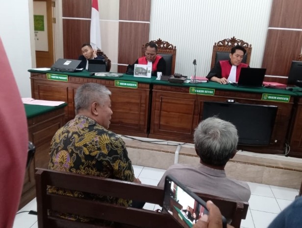 Sidang Perusakan Mobil oleh Jan Hwa Diana, Majelis Hakim Pertimbangkan Penyelesaian Kekeluargaan