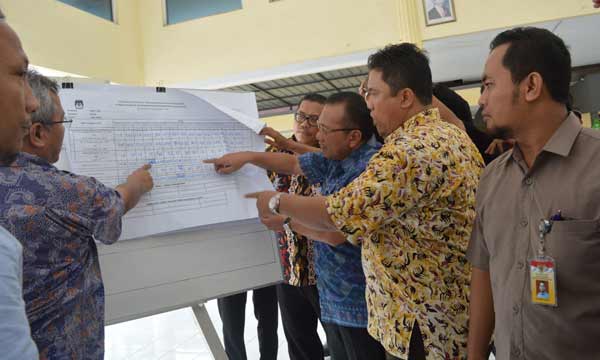 Pj Bupati Gresik Minta Masyarakat Hormati Hasil Pilkada 
