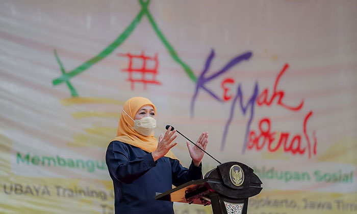 Gubernur Jawa Timur, Khofifah Indar Parawansa, saat memberi sambutan dalam Perkemahan Moderasi Beragama.
