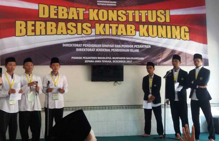 Ma'had Aly Tebuireng Juara 2 Debat Konstitusi Berbasis Kitab Kuning
