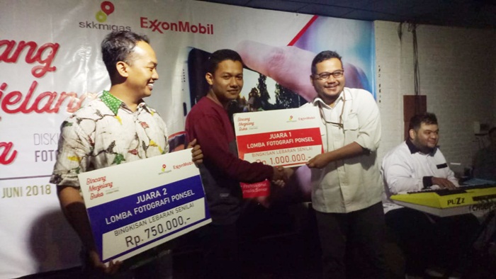 Jurnalis HARIAN BANGSA Raih Juara Pertama Lomba Fotografi EMCL