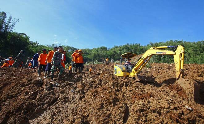Proses pencarian korban banjir dan tanah longsor di Jawa Tengah terus dilakukan. Hingga kemarin, ada sekitar 47 orang dinyatakan tewas dan 15 orang masih belum ditemukan. Lantaran korban terus bertambang, proses pencarian rencananya akan terus diperpanjang.