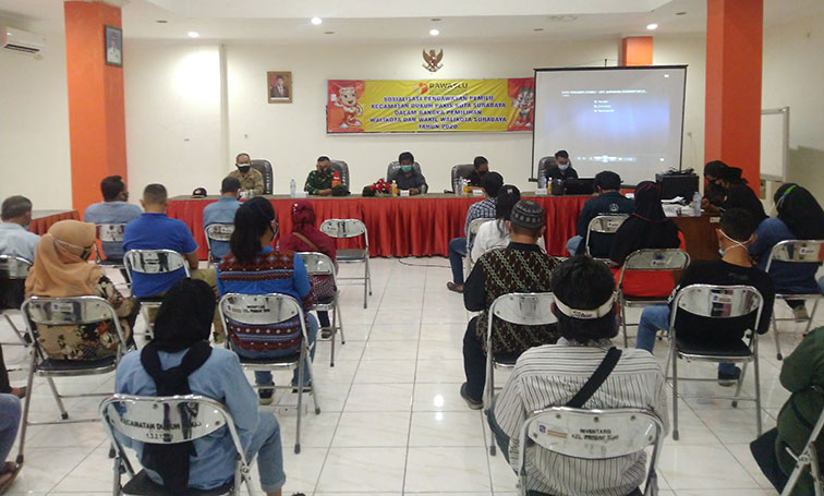 Ajak Masyarakat Sadar Pemilu, Panwascam Dukuh Pakis Gelar Sosialisasi Pengawasan