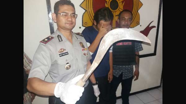 Sesama Makelar Akik Berantem Gunakan Celurit