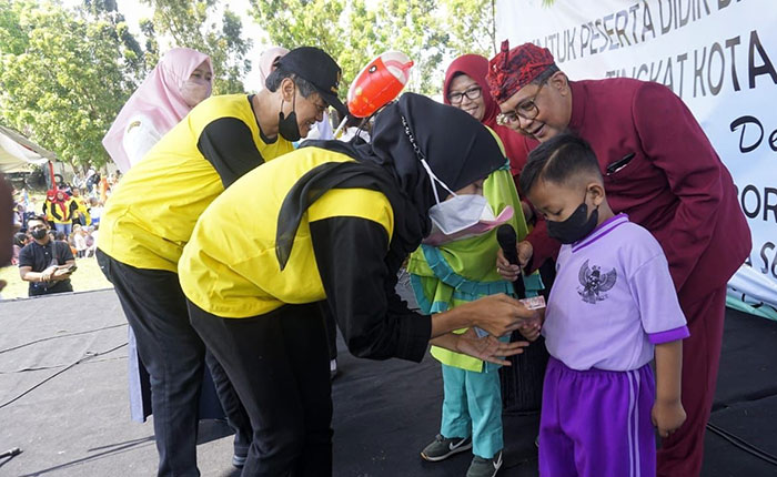 Bunda Fey Buka Jambore PAUD Kota Kediri