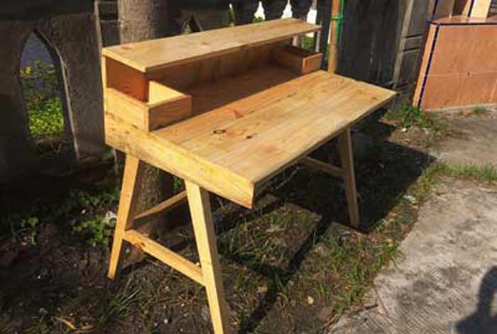 Mahasiswa Unesa Sulap Kayu Limbah Jadi Custom Furniture Keren