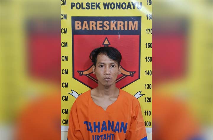 Tersangka diamankan di Mapolsek Wonoayu.