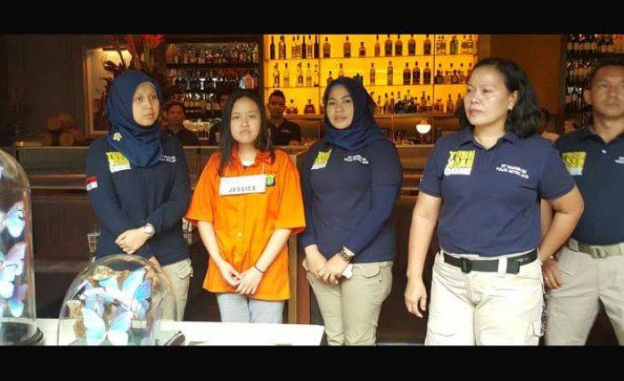 Jessica saat menjalani rekonstruksi beberapa waktu lalu. foto: merdeka.com