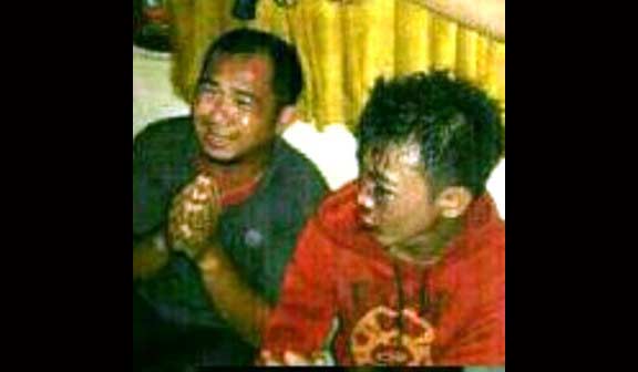 Maling motor yang babak belum dihakimi massa. (ft: erry sugianto/BANGSAONLINE)