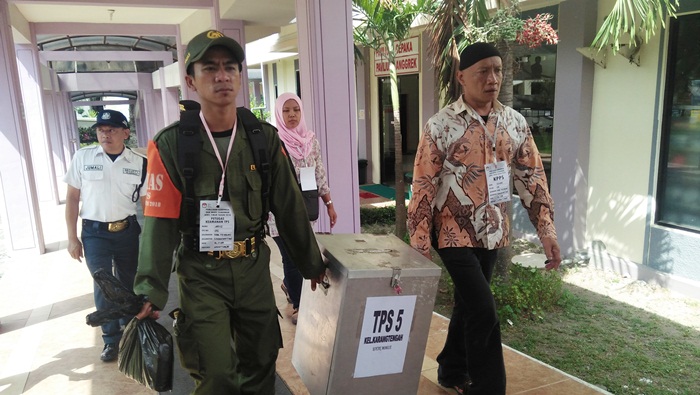 TPS Mobile Bantu Pasien Salurkan Hak Suara.